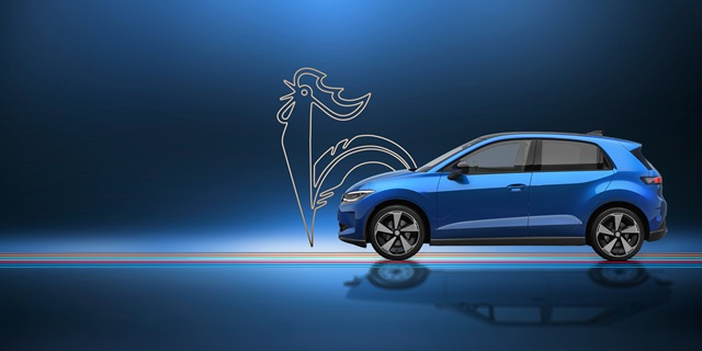 Blauer VW ID. Polo von der Seite vor blauem Hintergrund mit Hahn-Logo.